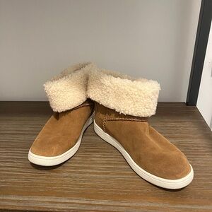 Ugg boots/suede tennis shoes
